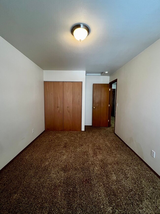 Building Photo - Non-Refundable & Security Deposit Total: $...