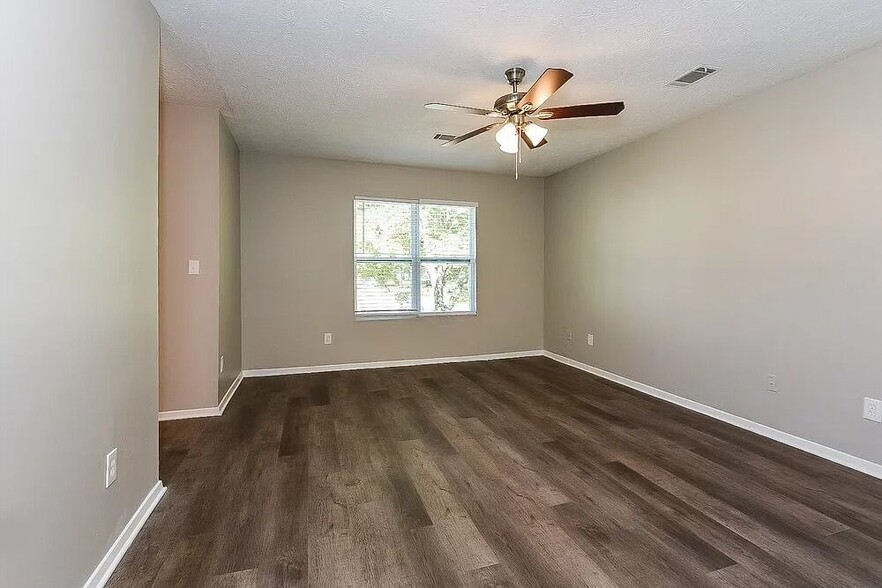 Building Photo - 1649 Roman Point Dr