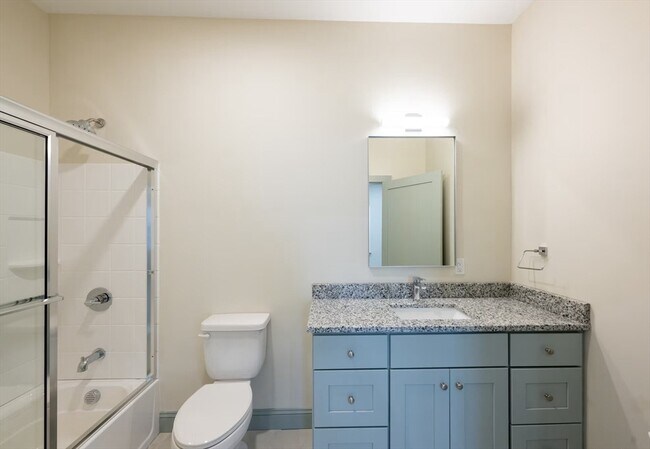 Building Photo - 160 Seabury St