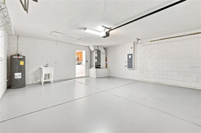 Building Photo - 3576 Maple Ridge Loop
