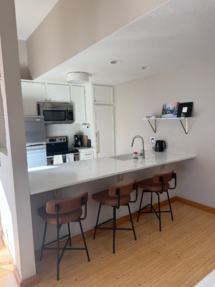 Building Photo - 35 Lower Woodbridge Rd