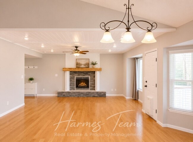 Building Photo - 5960 Grapevine Dr