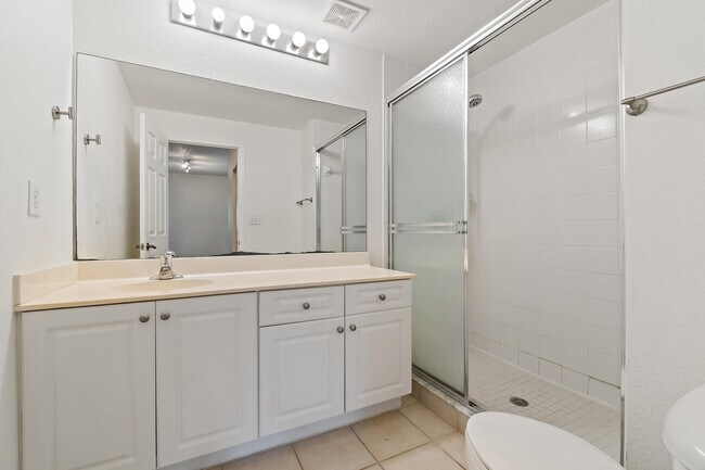 Building Photo - 2806 Veronia Dr