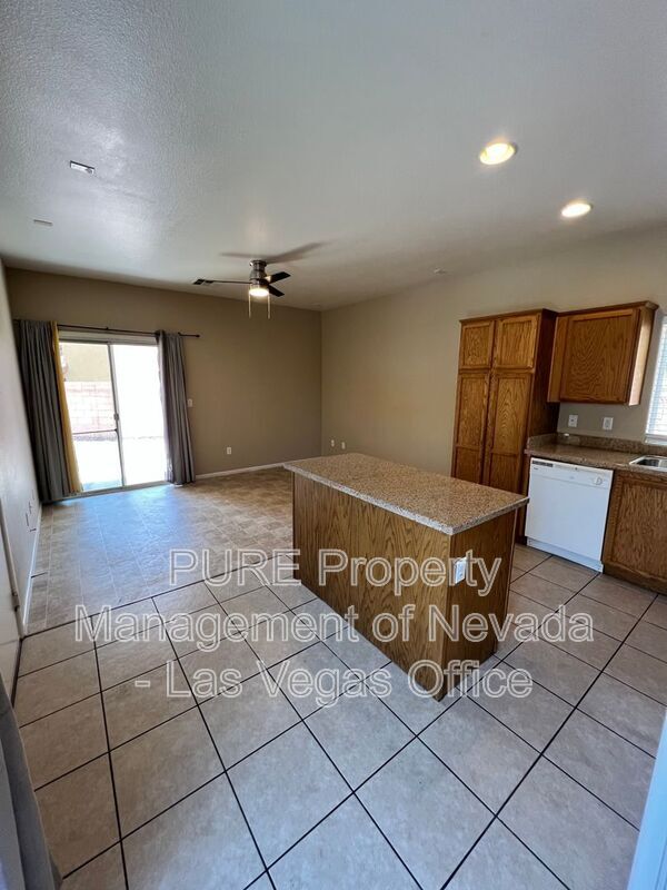 Building Photo - 6109 N Blue Luna St