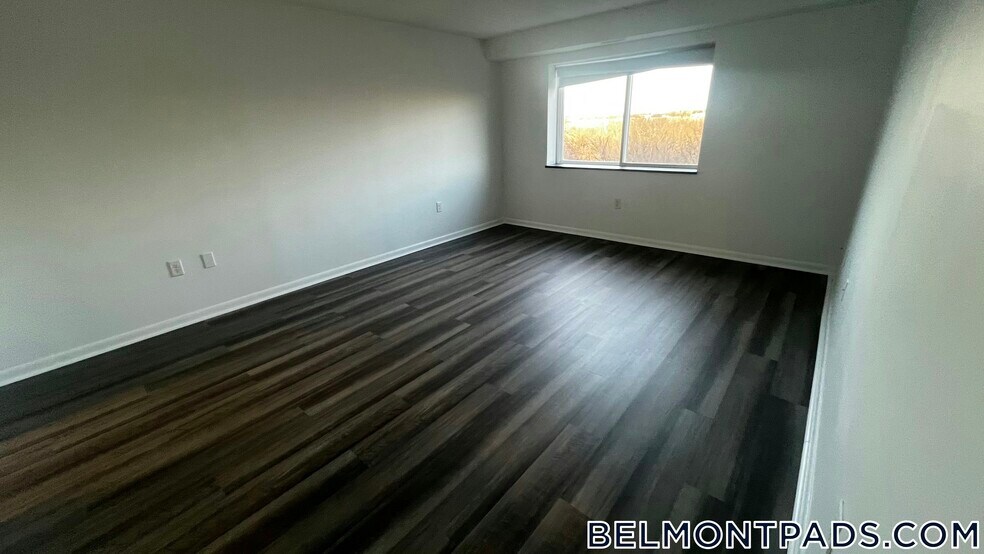 Building Photo - 55 Hill Rd