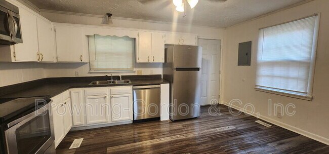 Building Photo - 2514 Glenrose Ave