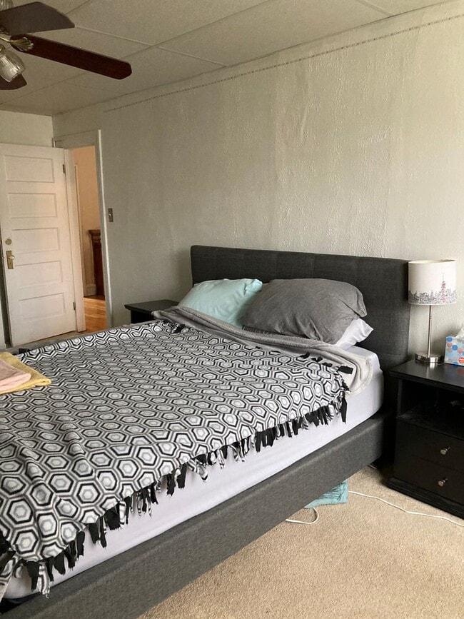 Building Photo - 3+ Bedroom / 2 Bath Single Family Home!