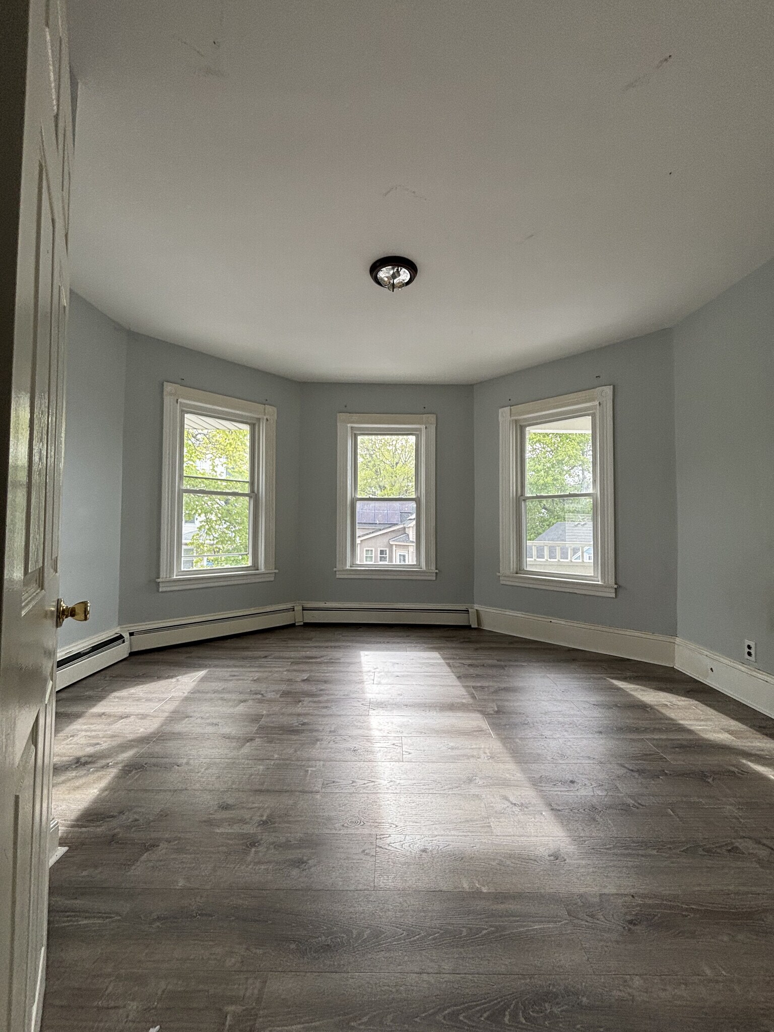 Building Photo - 33 1/2 Barclay St