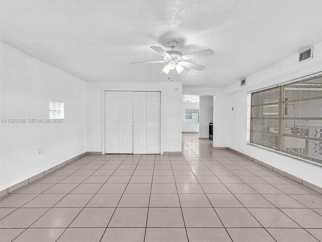 Building Photo - 1624 S 23rd Ave