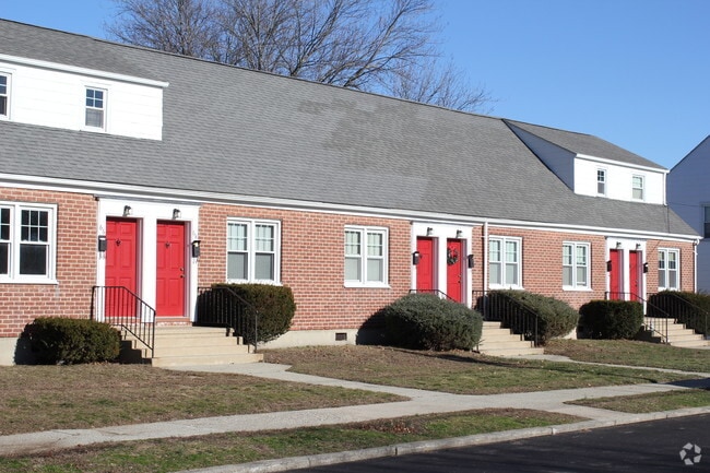 Townhomes - Groton Townhomes