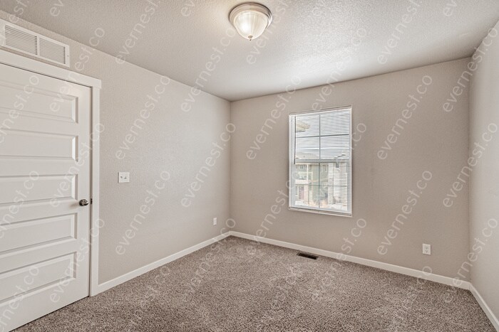 Building Photo - 2405 Falkirk Dr
