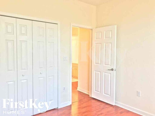 Building Photo - 11912 SW 126th Ln