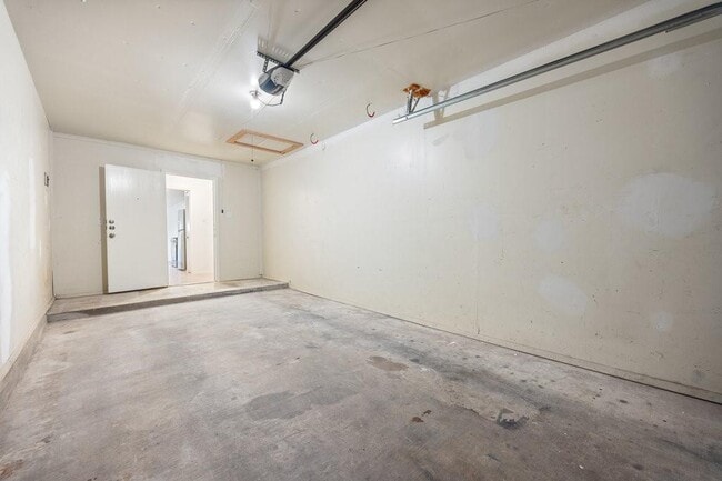 Building Photo - 8204 West Gate Blvd