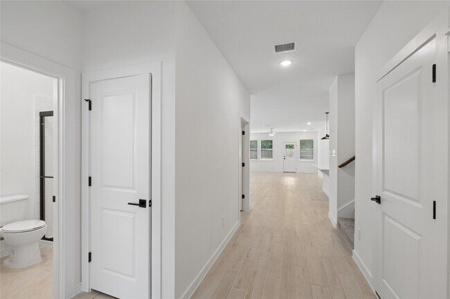 Building Photo - 4727 Bay Vista Dr