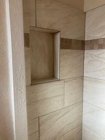 Building Photo - 14633 Valentin Dr