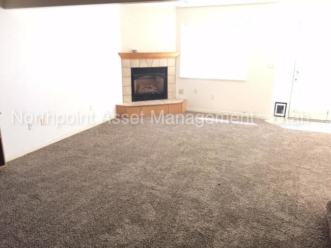 Building Photo - East Springville