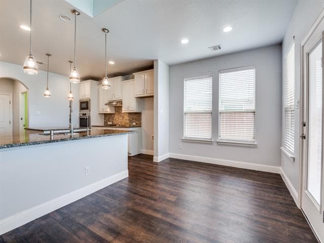 Building Photo - 2523 Linwood Dr