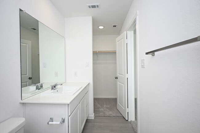 Building Photo - 7639 Varo Gln