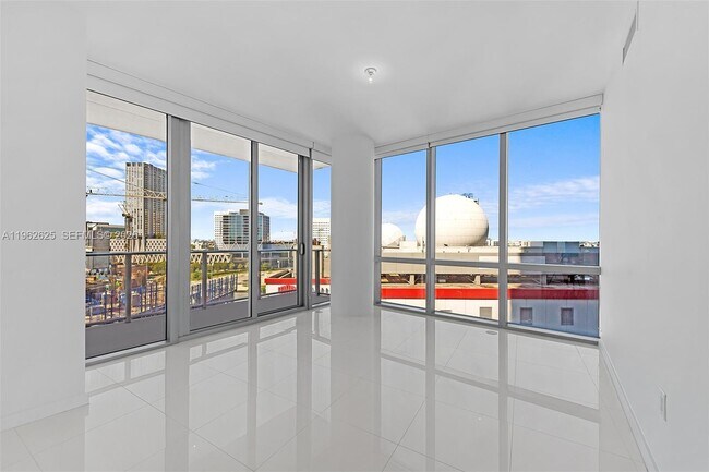 Building Photo - 851 NE 1st Ave