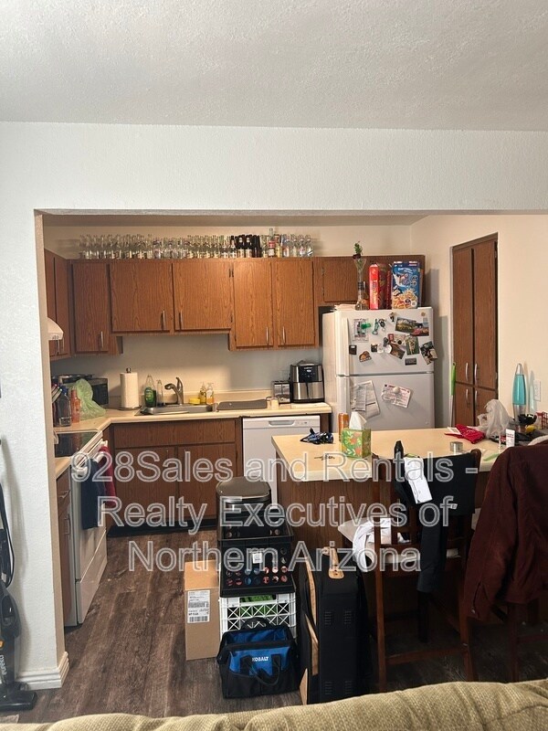 Building Photo - 1200 S Riordan Ranch St