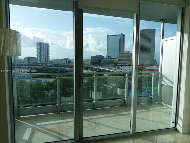 Building Photo - 90 SW 3rd St