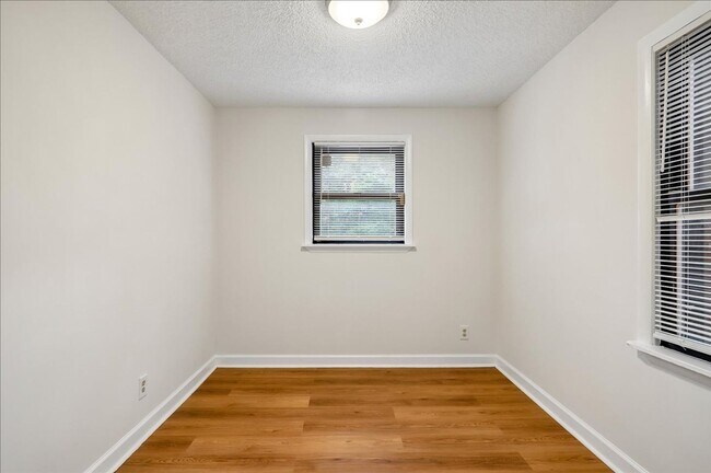 Building Photo - Lovely 3-Bedroom 1 bath End Unit townhome in Deanwood