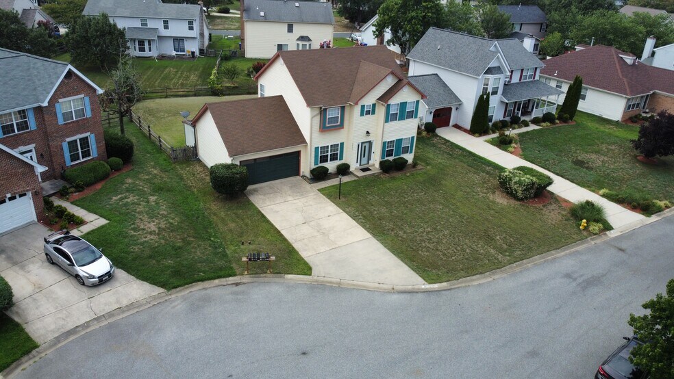 Building Photo - 5011 Jurel Ct