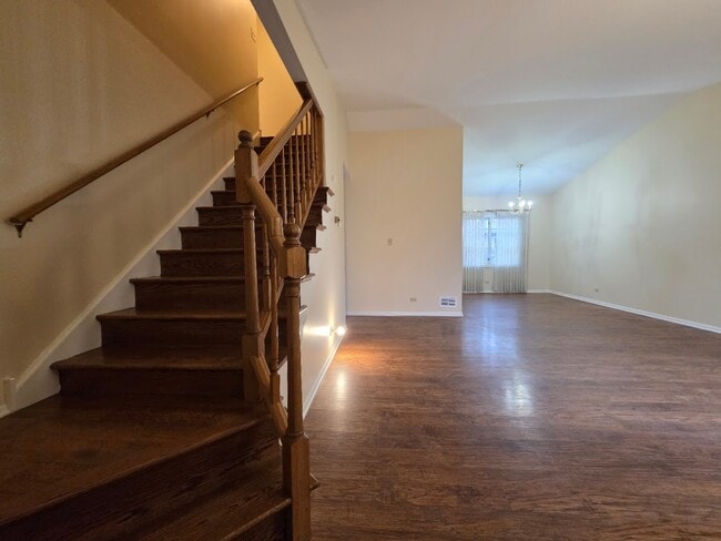 Building Photo - 1013 Meadow Lake Dr