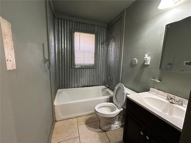 Building Photo - 3427 Stovall St