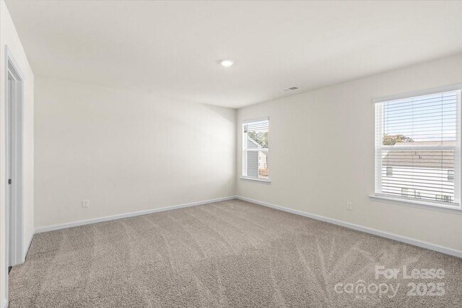 Building Photo - 1339 37th Ave Lane NE