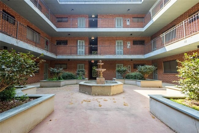 Building Photo - 91 Rumson Rd NE