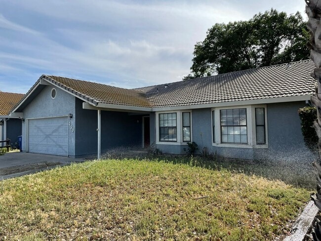 Building Photo - Charming 4-Bedroom, 2-Bathroom Home – Your Perfect Summer Move-In!