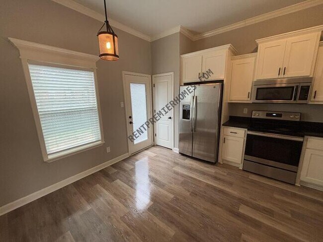 Building Photo - 32 Woodhaven Dr