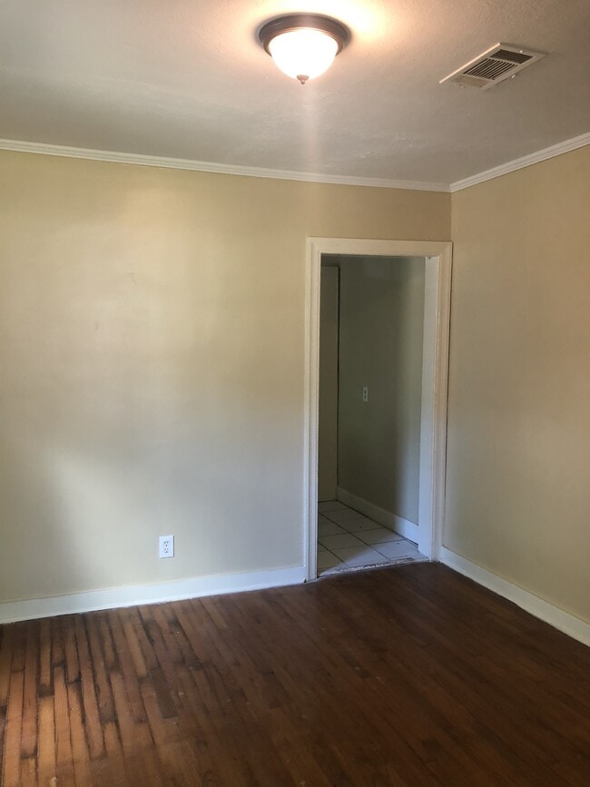 Building Photo - 611 Choctaw Rd
