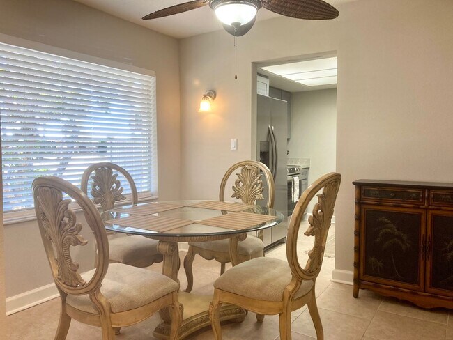 Building Photo - Furnished condo with dock!