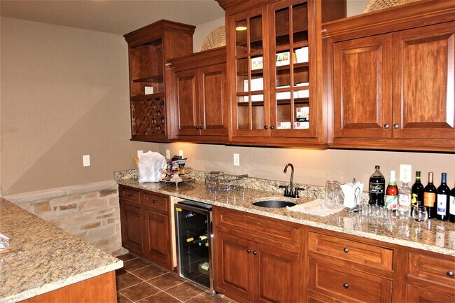 Building Photo - 6884 Ballantrae Pl