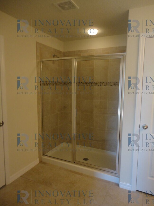 Building Photo - 3BR/2.5BA Town Home in Aloma Trails Commun...