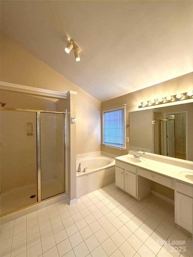 Building Photo - 1928 Dearmon Dr