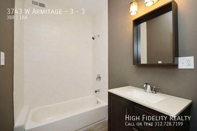 Building Photo - 3743 W Armitage Ave