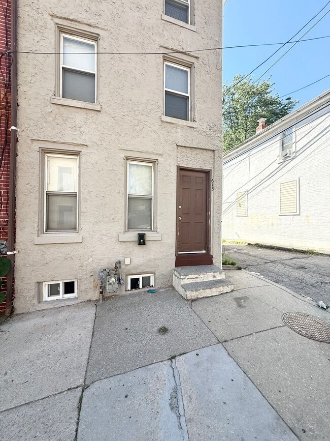 Building Photo - 3-Bedroom + Bonus Room | 1-Bath End-of-Row Townhome in Norristown – Available Now!
