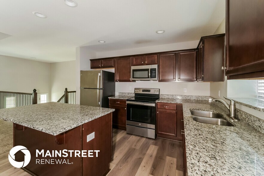 Building Photo - 9810 E 220th St