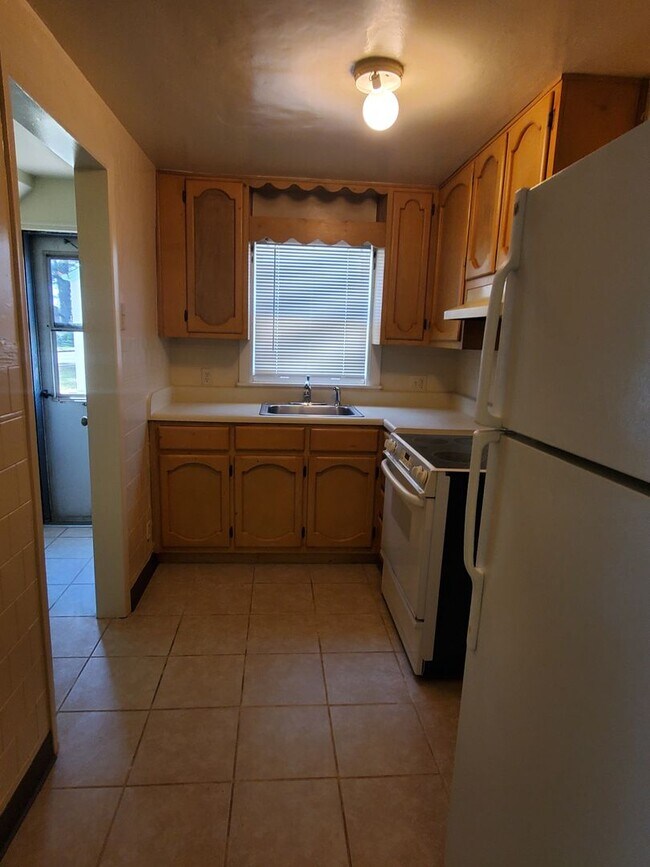 Building Photo - REV5214#A-EA