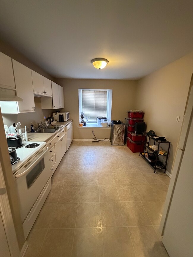 Building Photo - 7 Lenape Ln