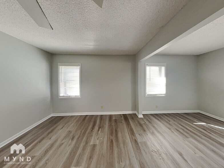 Building Photo - 561 McElroy Rd