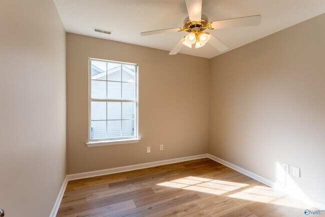 Building Photo - 113 Grey Fawn Trail