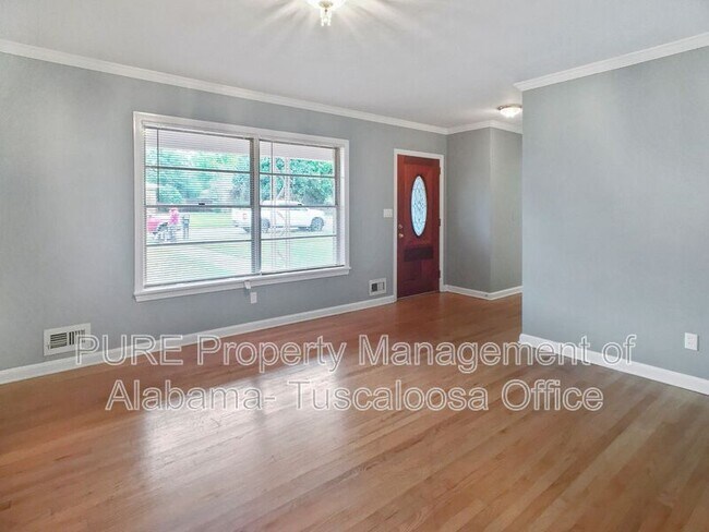 Building Photo - 1208 38th Ave E