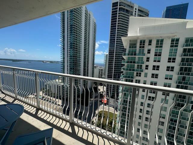 Building Photo - 1200 Brickell Bay Dr