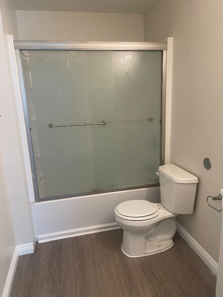 Building Photo - 14323 Cerise Ave