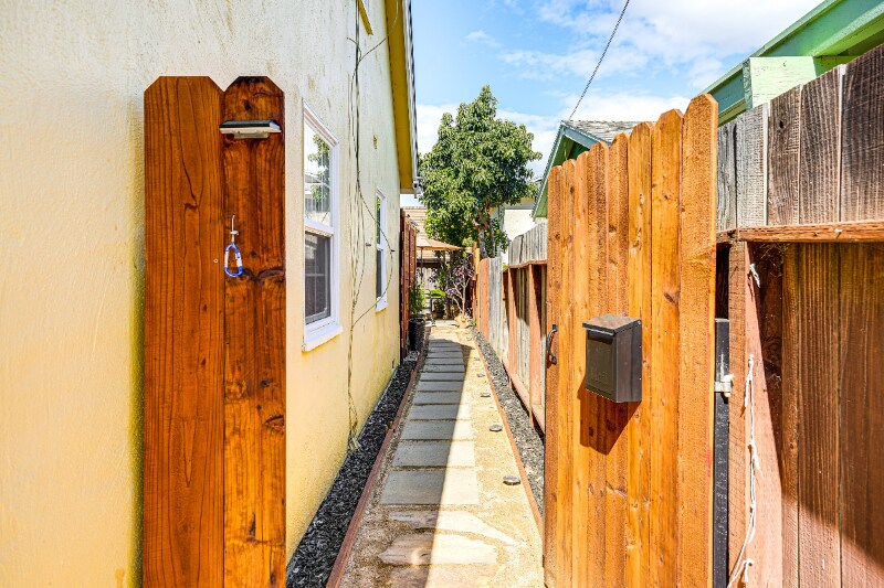 Building Photo - 3381 Pinole Valley Rd