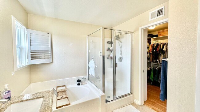 Building Photo - 5010 Golondrina Way